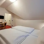 Hotel Jaegerheim 2*